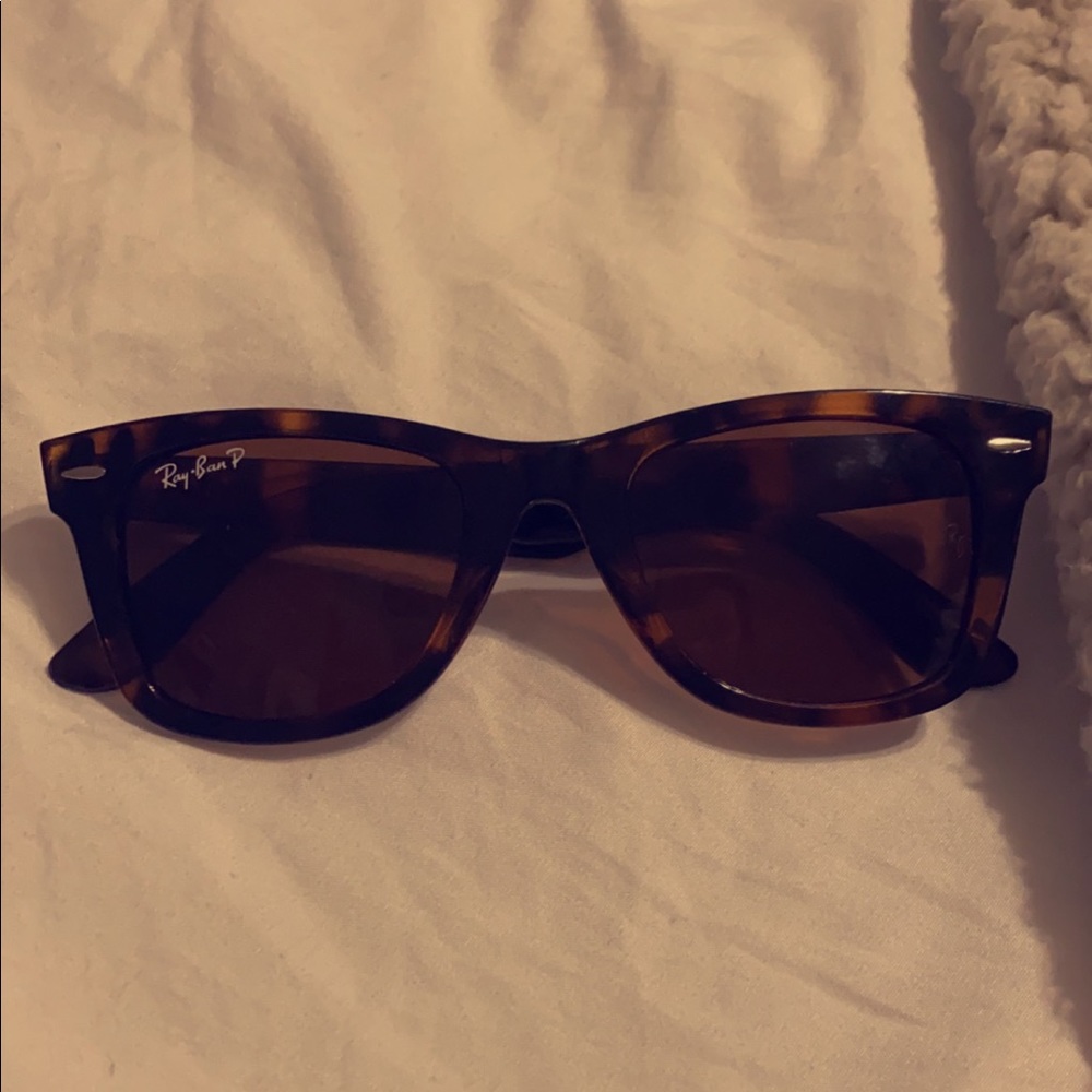 Wayfarer Raybans